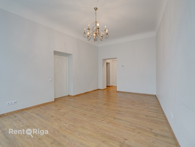 Piedāvājam ilgtermiņa īrei gaišu 3 istabu dzīvokli Āgenskalnā - vieta, kur pilsētas Rīga - foto 2