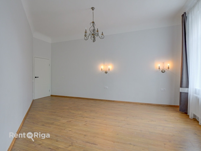 Piedāvājam ilgtermiņa īrei gaišu 3 istabu dzīvokli Āgenskalnā - vieta, kur pilsētas Rīga - foto 6