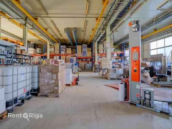 Production or warehouse premises with central heating and 2 overhead cranes.  The premises consist o Rīga