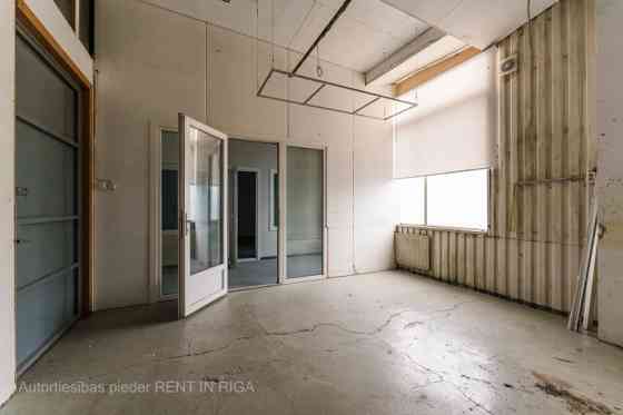 Heated production or warehouse premises on the 2nd floor.  The building was constructed in 1994 base Rīga