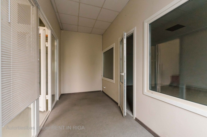 Heated production or warehouse premises on the 2nd floor.  The building was constructed in 1994 base Рига - изображение 7