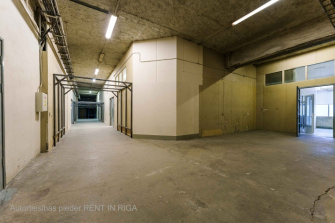 Heated production or warehouse premises on the 2nd floor.  The building was constructed in 1994 base Рига - изображение 9