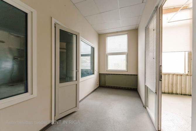 Heated production or warehouse premises on the 2nd floor.  The building was constructed in 1994 base Рига - изображение 9
