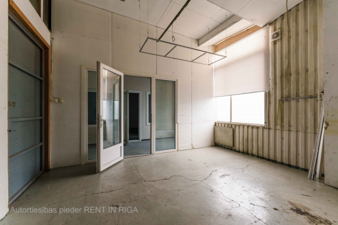 Heated production or warehouse premises on the 2nd floor.  The building was constructed in 1994 base Рига - изображение 7