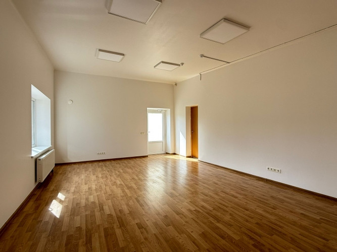Сдаются коммерческие помещения  отдельное здание с огороженной и Рига - изображение 8