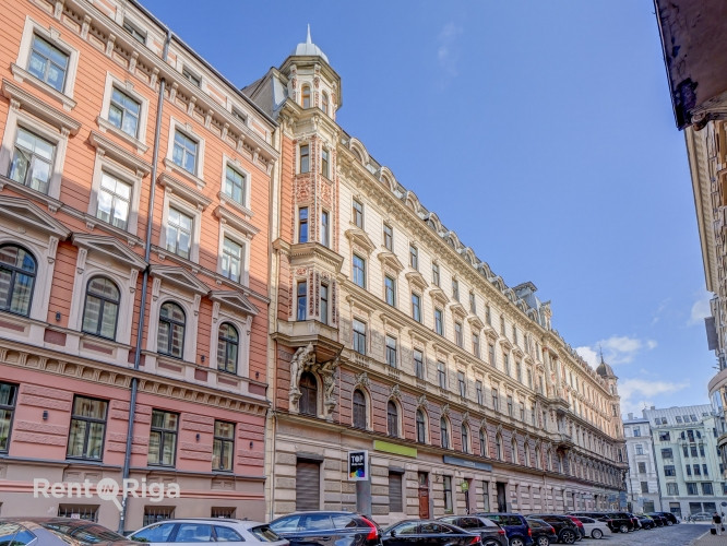 Izcila investīciju iespēja Rīgas centrā.  Īpašums sastāv no pieciem dzīvokļiem ar foršiem Rīga - foto 1
