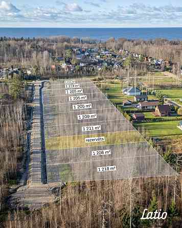 Ziemeļvidzemes biosfēras rezervāta teritorijā, tikai 58 km attālumā no Rīgas centra un 900 metru att Limbaži un novads