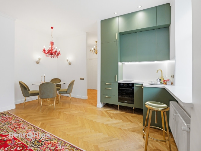 Pārdod gaumīgu un pārdomātu 3 istabu dzīvokli, vienā no pieprasītākajām Rīgas centra Rīga - foto 1