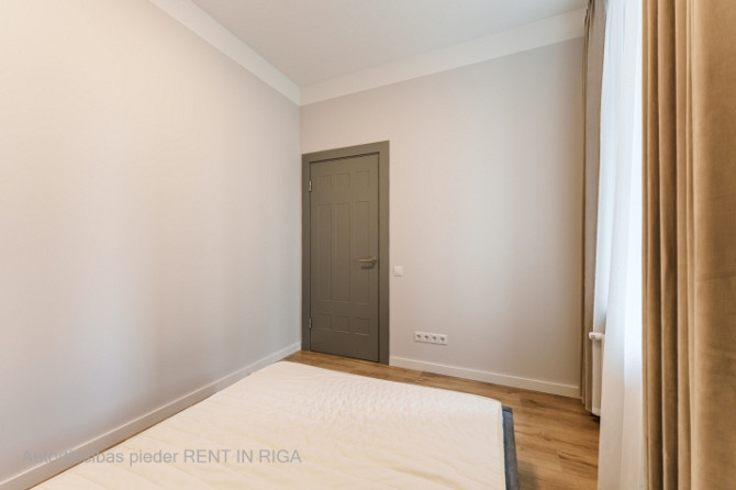Pilnībā mēbelēts 2-istabu dzīvoklis jūgendstila ēkā Rīgas Centrā.  Krišjāņa Valdemāra Rīga - foto 2