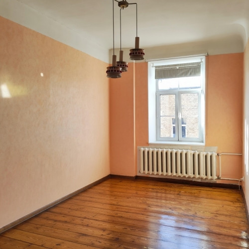 Pārdošanā autentisks trīsistabu dzīvoklis Rīgas centrā, vēsturiskā pirmskara ēkā. Rīga - foto 7