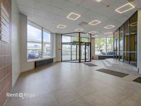Tirzniecības telpas uz nomu ķengaragā. kopējā platība 162,4m2. Rīga