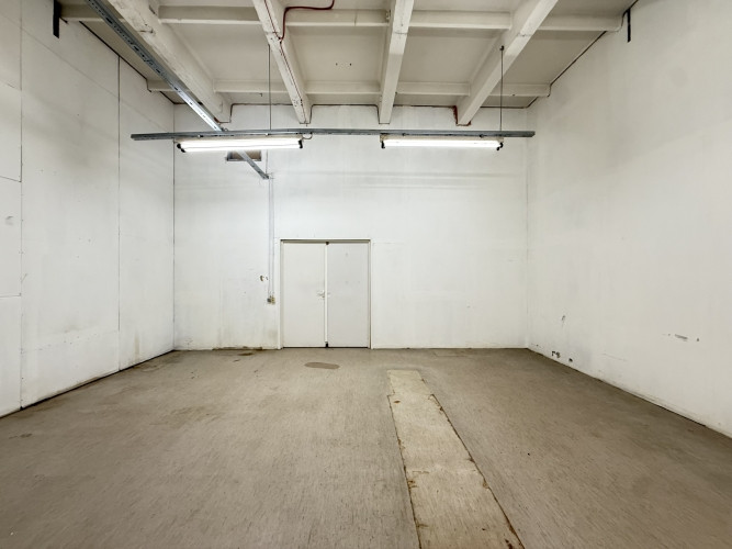 Siltas ražošanas/noliktavas telpas Purvciemā  netālu no T/C Domina  Iznomā siltas noliktavas Rīga - foto 1