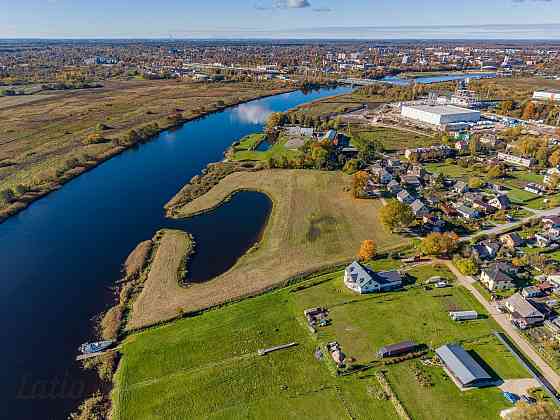LIELUPES KRASTĀ JELGAVĀ - pārdošanā pēdējais zemes gabals. 
Unikāla iespēja iegādāties ekskluzīvu ap Jelgava un novads
