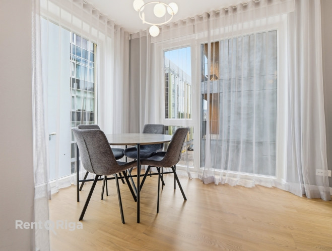 Elegants 3-istabu dzīvoklis ar diviem balkoniem blakus Viesturdārza parkam  Tiek pārdots Rīga - foto 3