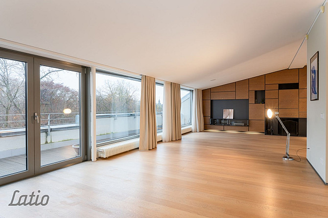 Pārdošanā ekskluzīvs penthouse apartaments Kalpaka bulvārī 9
Modernai un komfortablai Rīga - foto 3