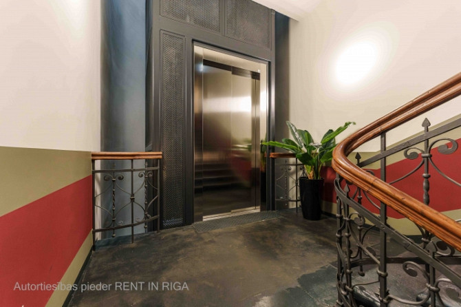 Studio dzīvoklis Aktīvajā centrā, Elizabetes ielā  Izīrē gaišu un mājīgu studio tipa Rīga - foto 8