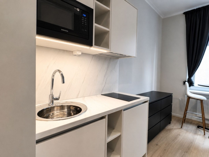 Studio dzīvoklis Aktīvajā centrā, Elizabetes ielā  Izīrē gaišu un mājīgu studio tipa Rīga - foto 4