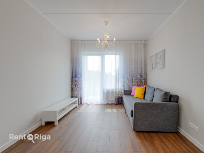 Ilgtermiņa īrei tiek piedāvāts kvalitatīvs un mūsdienīgs, pilnībā mēbelēts 2 istabu Rīga - foto 2