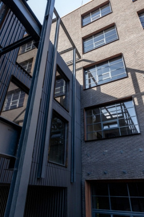 A unique designer office in an urban setting  large windows, spacious terraces, and a convenient loc Рига - изображение 7