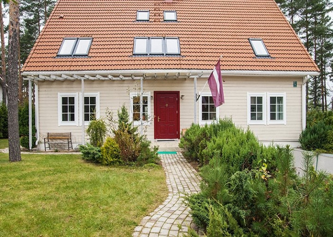 Plaša privātmāja priežu ielenkumā pie ezera!  Tiek izīrēta gaiša un funkcionāla Ādažu novads - foto 3