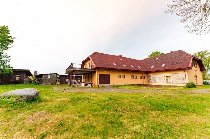 Izīrē 3-stāvu privātmāju Salaspilī pie Daugavas ar 2.3 ha zemes gabalu.  Ēka celta kā viesu Salaspils - foto 5