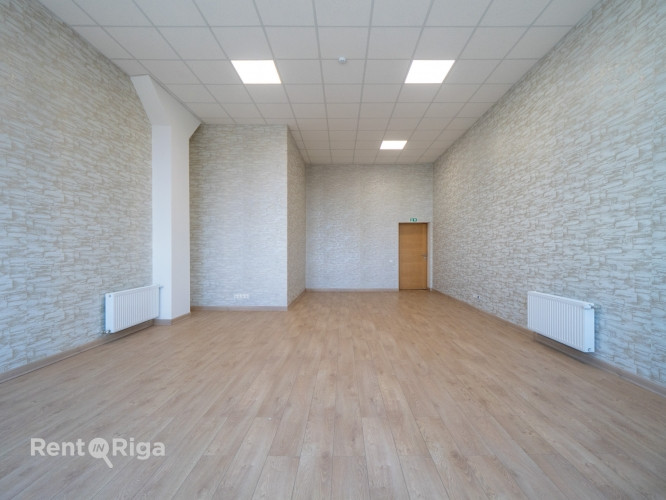 Biroja telpas Uriekstes ielā, blakus tirdzniecības ostai.  Platība sastāv no 2 kabinetiem, Rīga - foto 8