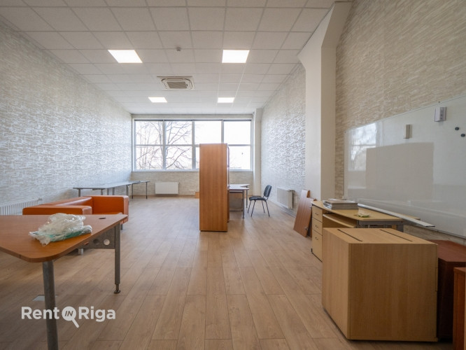 Biroja telpas Uriekstes ielā, blakus tirdzniecības ostai.  Platība sastāv no 2 kabinetiem, Rīga - foto 6