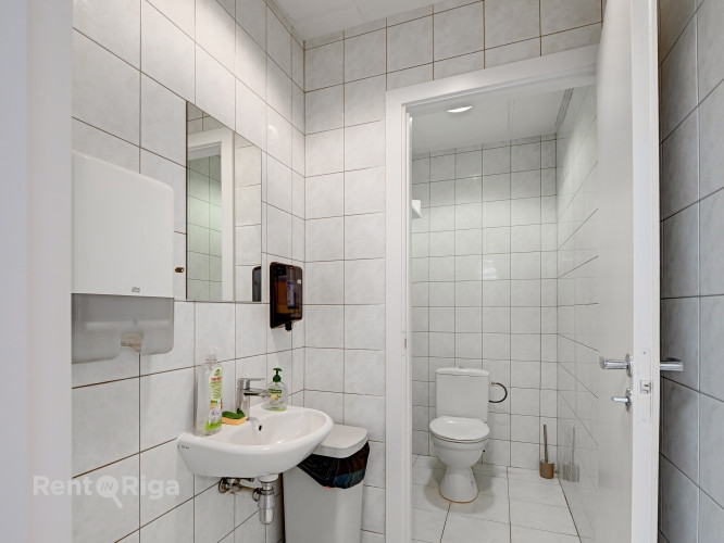 Office premises in a well-maintained office building at 16 Meierovica Boulevard, just a one-minute w Рига - изображение 7