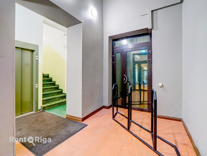 Office premises in a well-maintained office building at 16 Meierovica Boulevard, just a one-minute w Рига - изображение 9