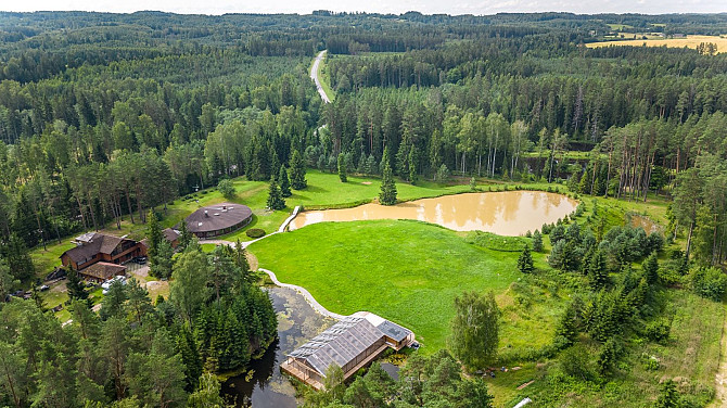 -Pārdod UNIKĀLU īpašumu ar 2 mājām, 6 dīķiem un pasākumu halli uz kopējās zemes Tukums un novads - foto 5