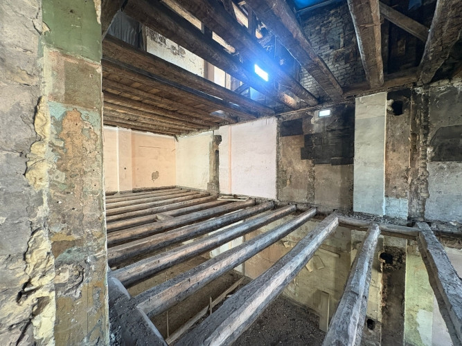 Investīciju objekts Rīgas centrā ar attīstības potenciālu  Pārdod ēku ar zemi K. Milenbaha Rīga - foto 9