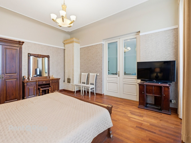 Izīrē aristokrātisku jūgendstila dzīvokli Rīgas centrā  Kr. Barona ielā 60  Piedāvājumā Rīga - foto 9