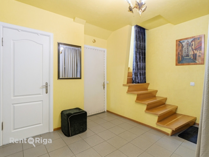 Piedāvājumā 2 stāvu privātmāja Ziepniekkalnā ar lielu zemes gabalu.   Īpašums atrodas Rīga - foto 5