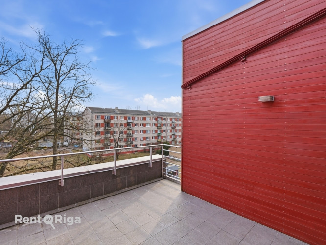 Spacious and high-quality 4-room apartment with a terrace for sale in Šampēteris.  The total interio Рига - изображение 5