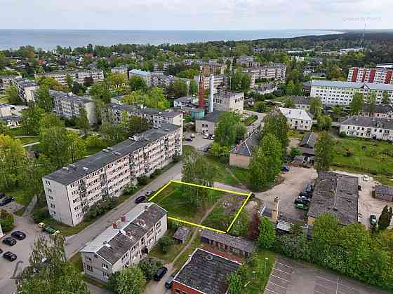 Pārdod zemes platību pašā Kauguru centrā dauddzīvokļu māju rajonā.
Zemes platības atļautā izmantošan Юрмала