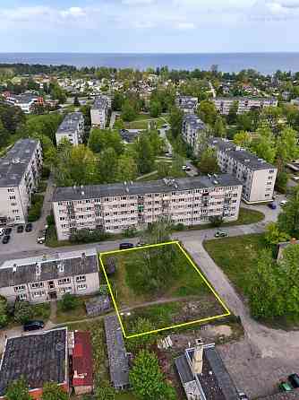 Pārdod zemes platību pašā Kauguru centrā dauddzīvokļu māju rajonā.
Zemes platības atļautā izmantošan Юрмала