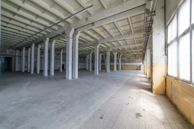 Warehouse or production premises on the 2nd floor with a freight elevator  1 large unrenovated wareh Рига - изображение 4