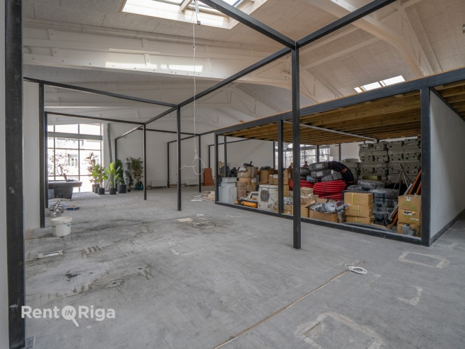 Tiek piedāvātas uzņēmumiem biroja telpas visā 2. stāvā ar sagatavotu projektu. Norādītā Rīga - foto 5