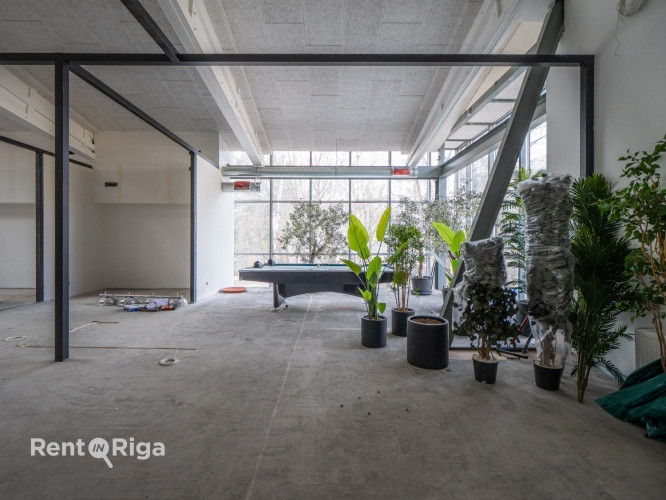 Tiek piedāvātas uzņēmumiem biroja telpas visā 2. stāvā ar sagatavotu projektu. Norādītā Rīga - foto 2