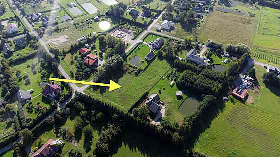 Skaistā, ainaviskā vietā pārdošanā zemes gabals privātmājas būvniecībai.
Piedāvājumā ir 4399 kv.m. p Jelgava un novads