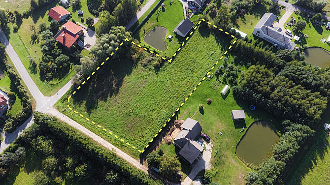 Skaistā, ainaviskā vietā pārdošanā zemes gabals privātmājas būvniecībai.
Piedāvājumā Jelgava un novads - foto 2