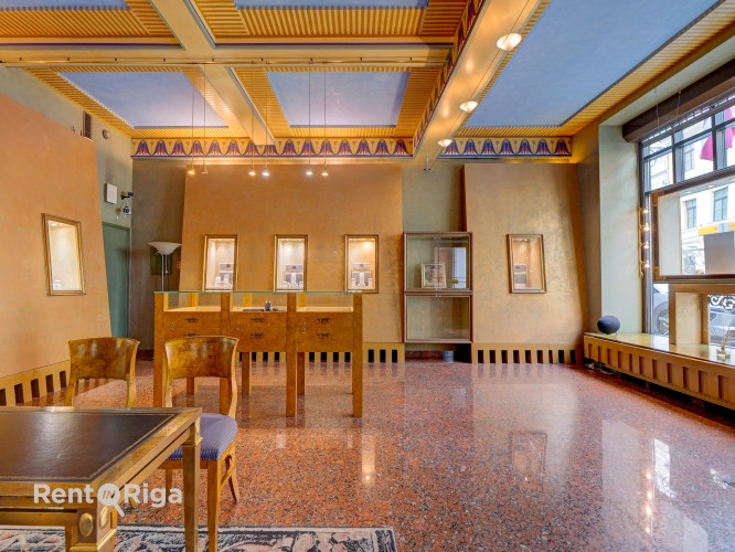 Veikala telpas Vecrīgā Smilšu ielā 3 - prestižā un renovētā biroju ēkā.   Pie telpām var Rīga - foto 11