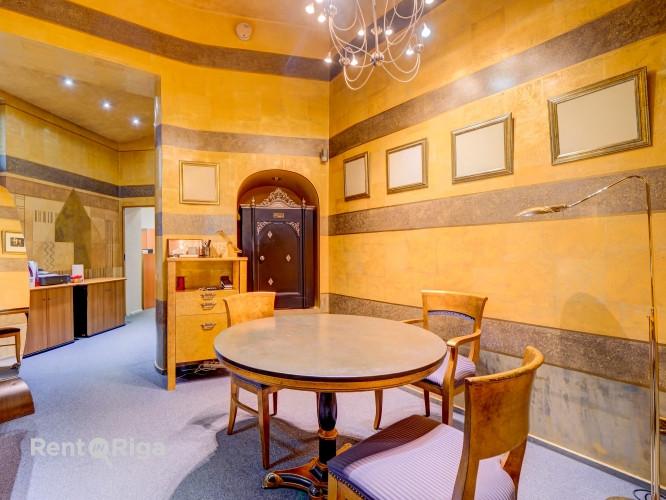 Veikala telpas Vecrīgā Smilšu ielā 3 - prestižā un renovētā biroju ēkā.   Pie telpām var Rīga - foto 12