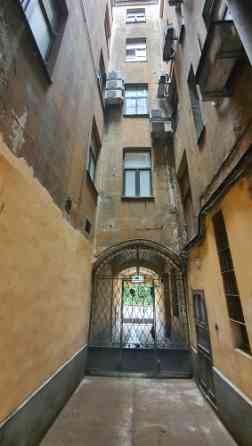 Hostel premises that can be converted into 3 apartments.  The property is located in one of the most Рига