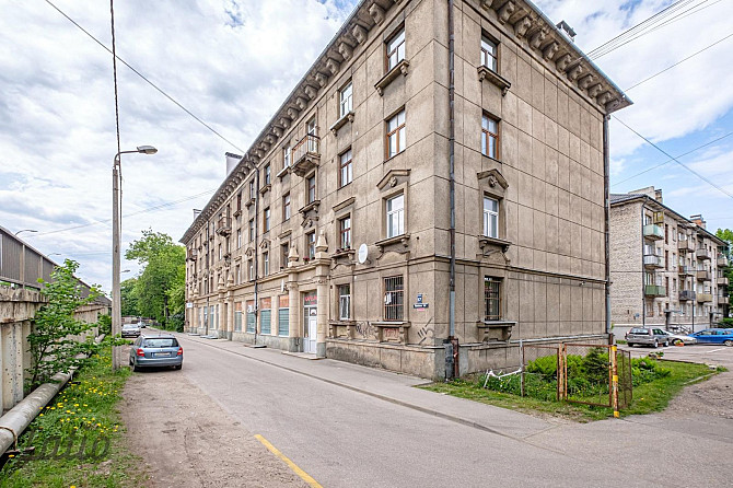 Pārdod tirdzniecības telpas Āgenskalnā. Pašlaik telpas izmanto frizētava, elektropreču Rīga - foto 1