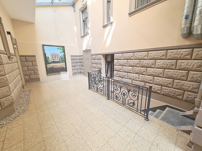 Fasādes māja, renovēta māja, slēgts pagalms, ieeja no ielas un pagalma, kāpņu telpa pēc Rīga - foto 18
