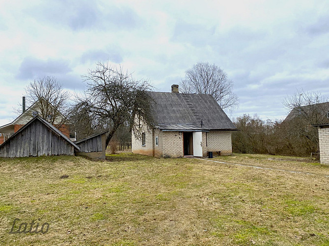 Dzīvojamā māja 50.3 m2 | saimniecības ēkas  | zeme 2.86 ha | mežs 1.62 ha | Valkas novads Valka un novads - foto 1