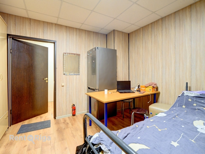 Pārdod nedzīvojamās puspagraba telpas Krasta masīva rajonā.  Īpašuma priekšrocības: +Ērta Rīga - foto 3
