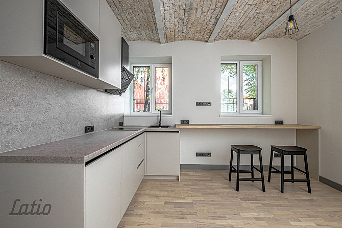 Pārdod pilnībā dzīvošanai gatavu dzīvokli tikko renovētā mājā Āgenskalnā blakus Friča Rīga - foto 1