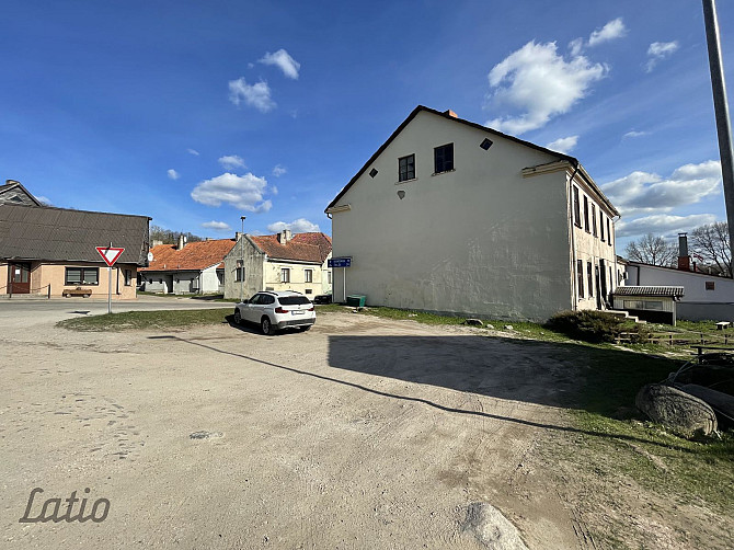 Pārdod zemes gabalu Sabiles pilsētas centrā.

Zemes gabala kopējā platība 183 m2.

Zemes Talsi un novads - foto 2